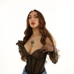 Escort Paris Anna, poitrine 3, poids 52 kg, taille 175 cm